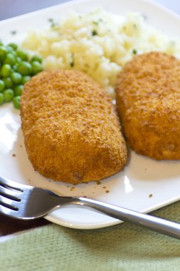 Tavuk dolması Cordon Bleu