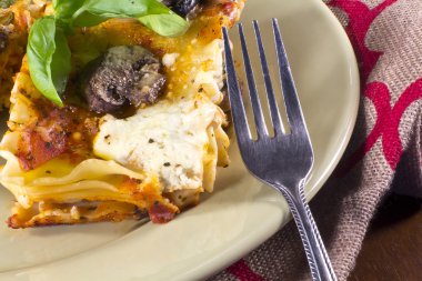 Vejetaryen lazanya yemek