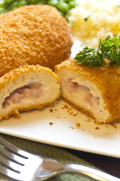 Fylld kyckling Cordon Bleu — Stockfoto