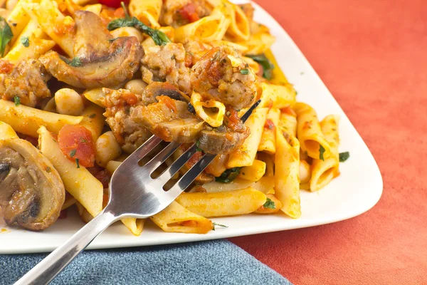 Penne Nostra Pasta con champiñones —  Fotos de Stock