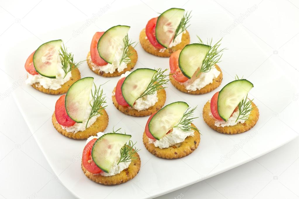 Crackers with Cheese Tomato Cucumber and Dill