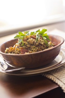 Dumanlı Quinoa ve pastırma salata