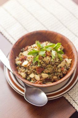 Dumanlı Quinoa ve pastırma salata