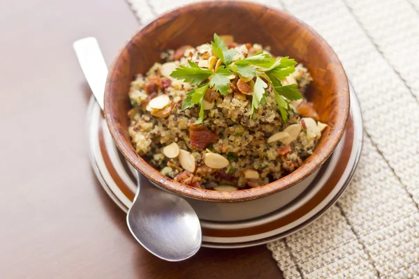 Smoky Quinoa and Bacon Salad — Stock Photo, Image