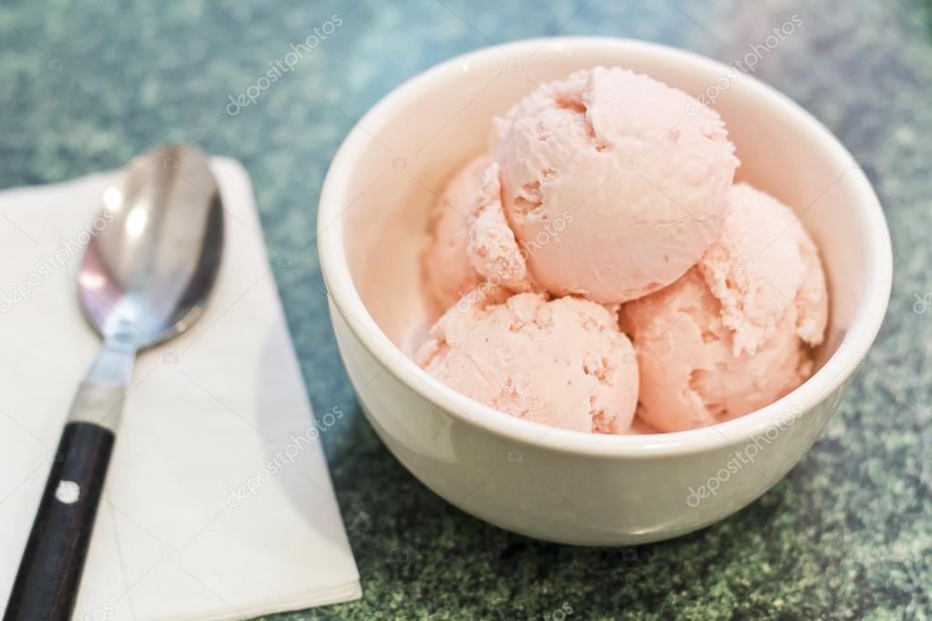 Homemade Strawberry Icecream