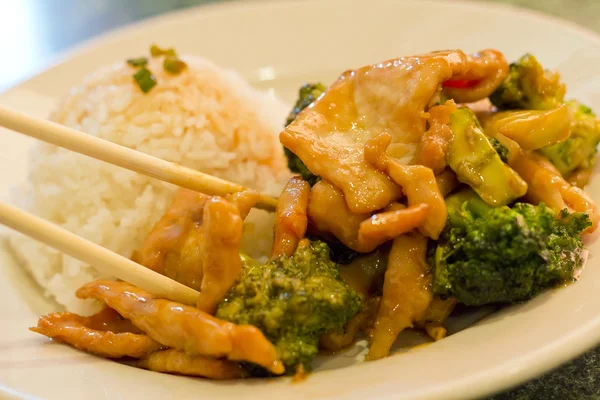 Poulet chinois au brocoli — Photo