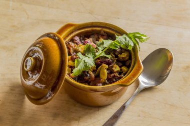 Sıcak ve baharatlı biber