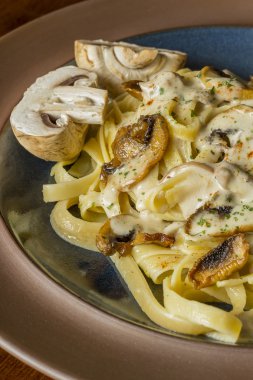 Mantar Fetuccine Alfredo