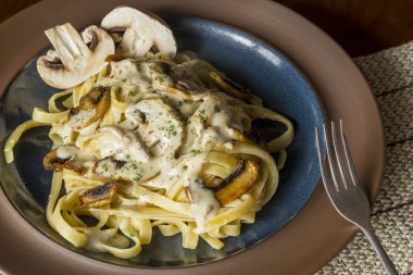 Mantar Fetuccine Alfredo