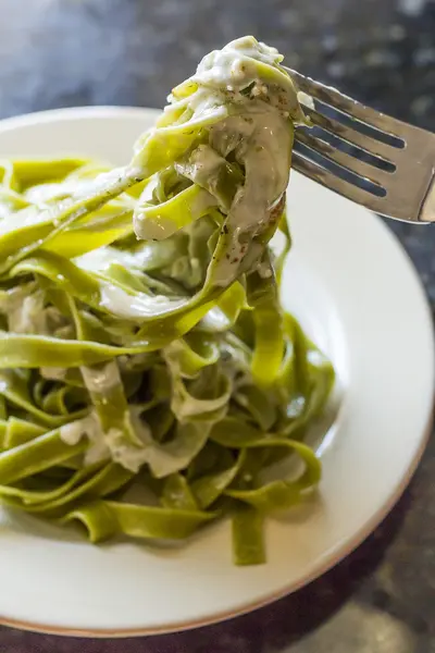 Spinaci Fetuccine Alfredo — Foto Stock