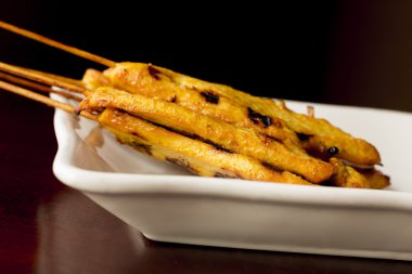 Tavuk Satay baharatlı fıstık sosu