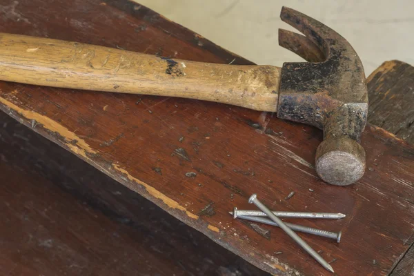 Three Nails and Hammer — Stock Photo, Image