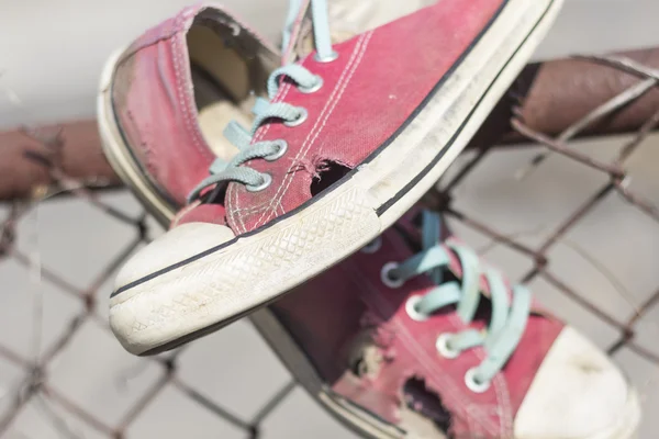 Zapatillas viejas desgastadas — Foto de Stock