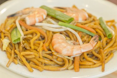 Karides Lo Mein