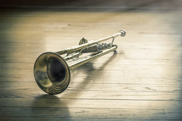Holzboden für Trompeten — Stockfoto