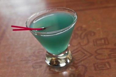 Mavi okyanus kokteyl