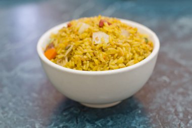 Çin domuz kızarmış pirinç