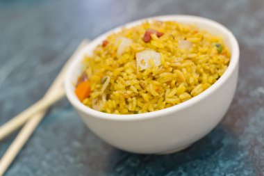 Çin domuz kızarmış pirinç