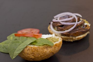 portobello mantarlı burger