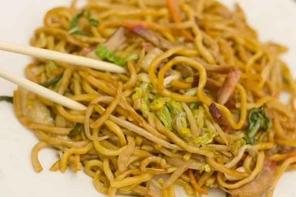 Çin domuz Lo Mein
