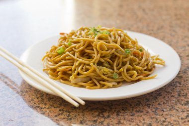 Çin Bitkisel Lo Mein