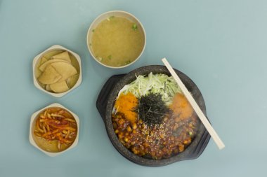 Ahtapot Bibimbap yemek