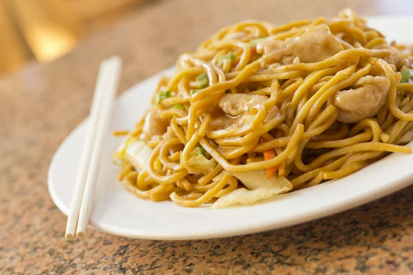 Pollo chino Lo Mein — Foto de Stock