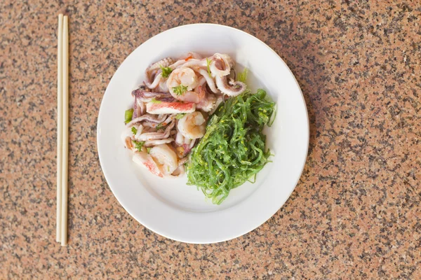 Salade d'algues de fruits de mer — Photo