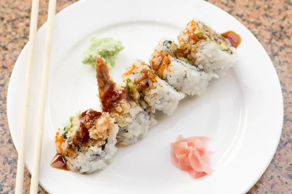 Camarones Tempura Aguacate Sushi Roll — Foto de Stock