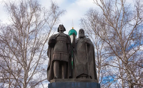 Monumento al Principe Giorgio Vsevolodovich e Simon prelato Suzdal — Foto Stock