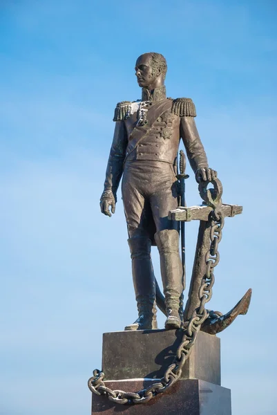 Monument voor Russische admiraal Senjavin — Stockfoto