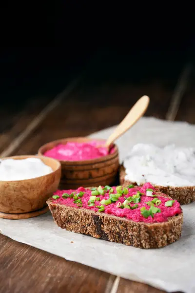 Tapas saborosas na mesa — Fotografia de Stock