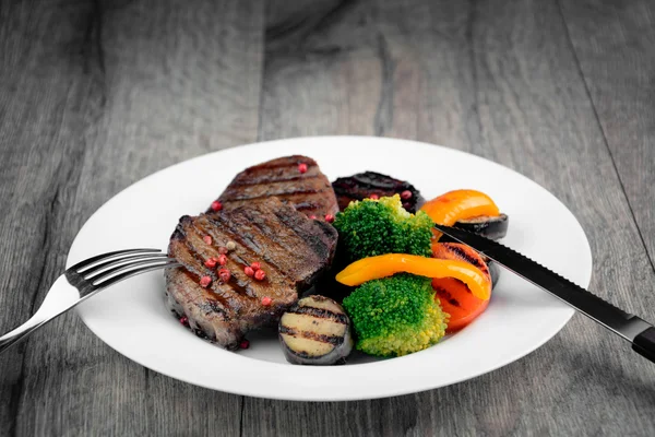 Delicious grilled beef steakes — Stock Photo, Image