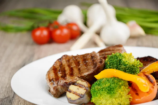 Delicious grilled beef steakes — Stock Photo, Image