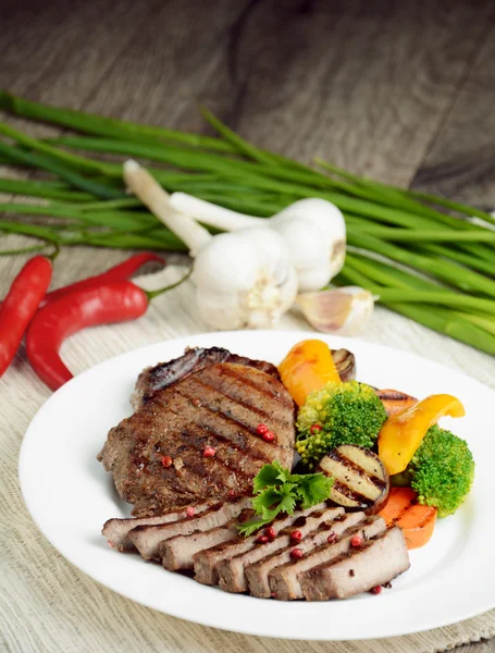 Delicious grilled beef steakes — Stock Photo, Image