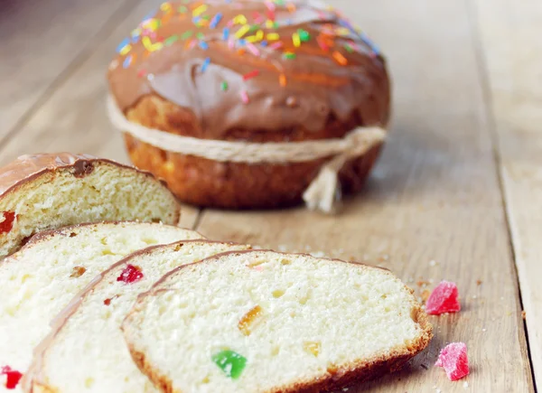 Easter bread and  cakes on the wooden table — Stock Photo, Image