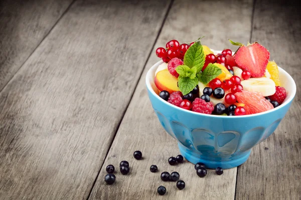 Salada de frutas saborosa fresca — Fotografia de Stock