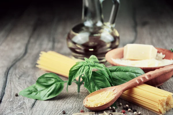 Raw spagetti pasta on the table — Stock Photo, Image