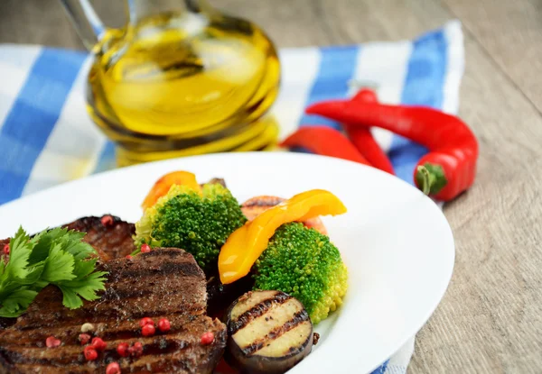 Delicious grilled beef steakes — Stock Photo, Image