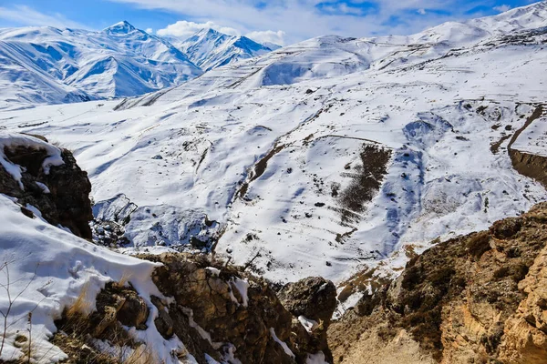 Azerbaycan 'ın Khinalig kışı. Şubat 2020 