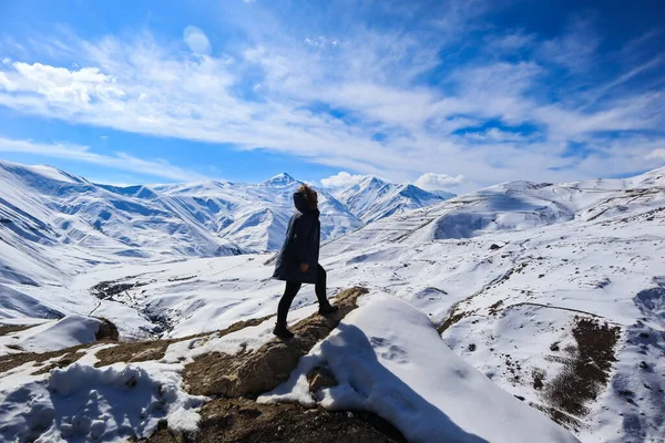 Dağların yüceliği. Azerbaycan. Khinalig. Şubat 2020 