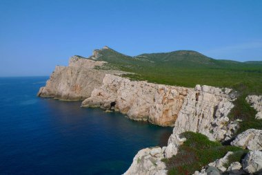 Cala Barca 'daki uçurumlar, Alghero, Sardunya, İtalya