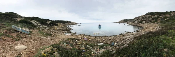 Kustzicht Met Vissersboot Cala Del Vino Alghero Sardinia Italië — Stockfoto