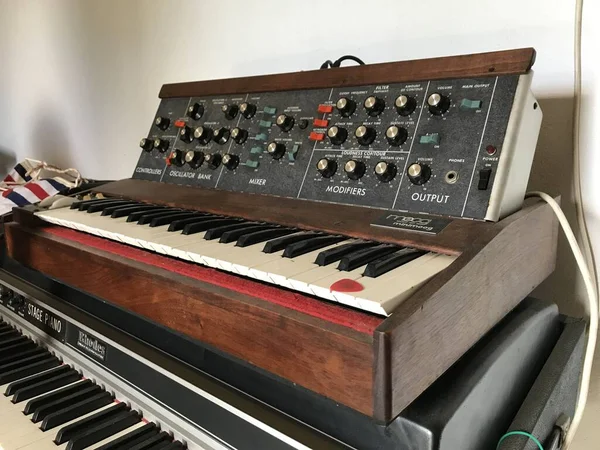 Minimoog Und Fender Rhodes Piano — Stockfoto