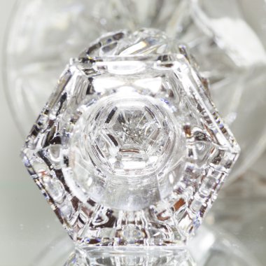 Kristal cam temizleyin