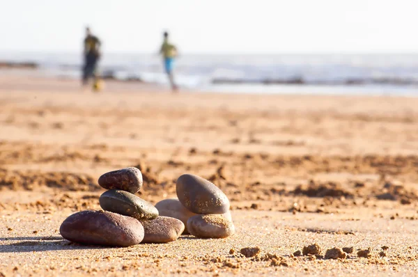 Sonnenstrand mit spielenden Kindern an der Westsahara-Küste — Stockfoto