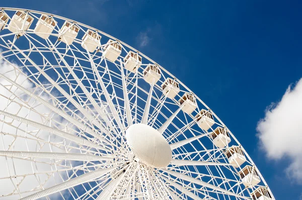 Rueda de hurón contra el cielo azul, — Foto de Stock