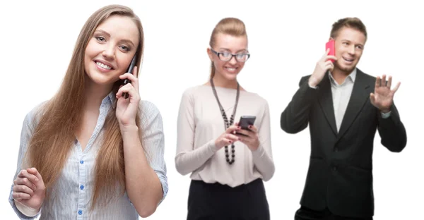 Šťastné usmívající se podnikatelé volání do mobilních sítí — Stock fotografie