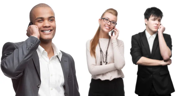 Glücklich lächelnde Geschäftsleute, die per Handy anrufen — Stockfoto