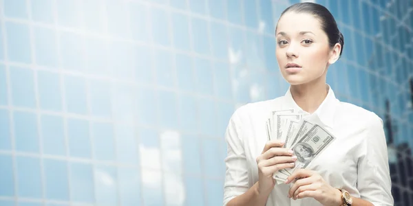 Sonriente joven mujer de negocios — Foto de Stock